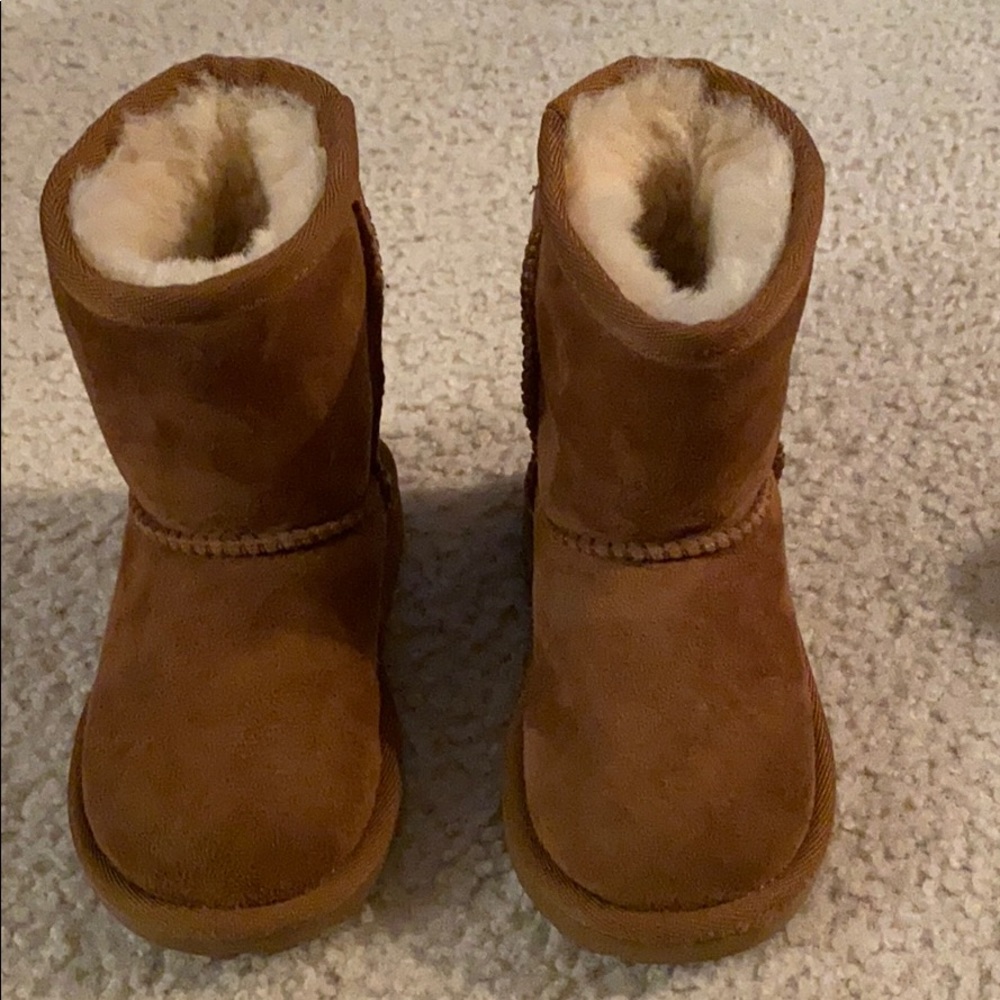 Toddler chestnut uggs size 6